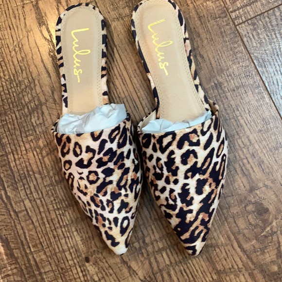 Lulu’s Leopard Mules - Picture 2 of 3
